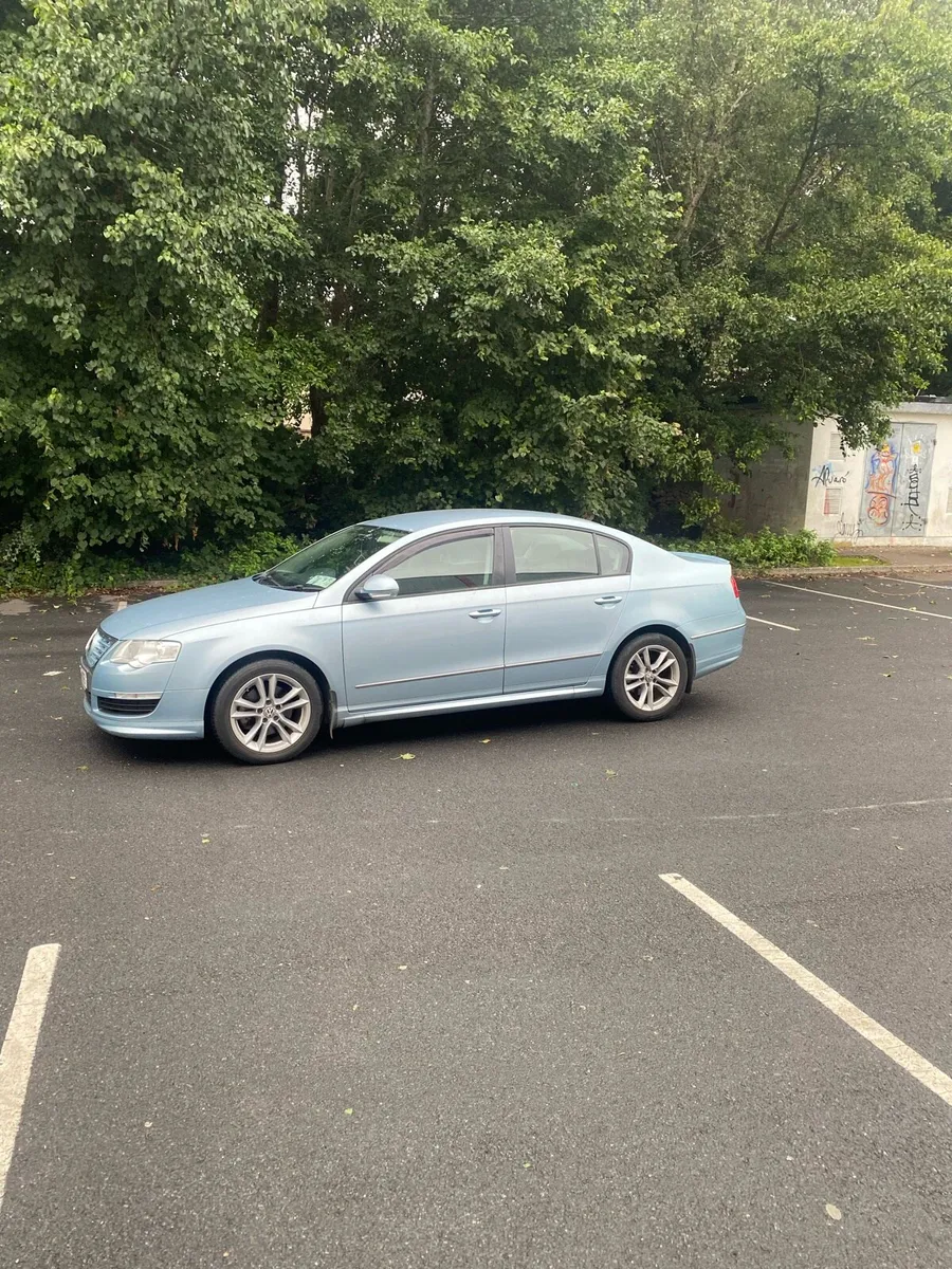 2010 Volkswagen Passat - Image 3