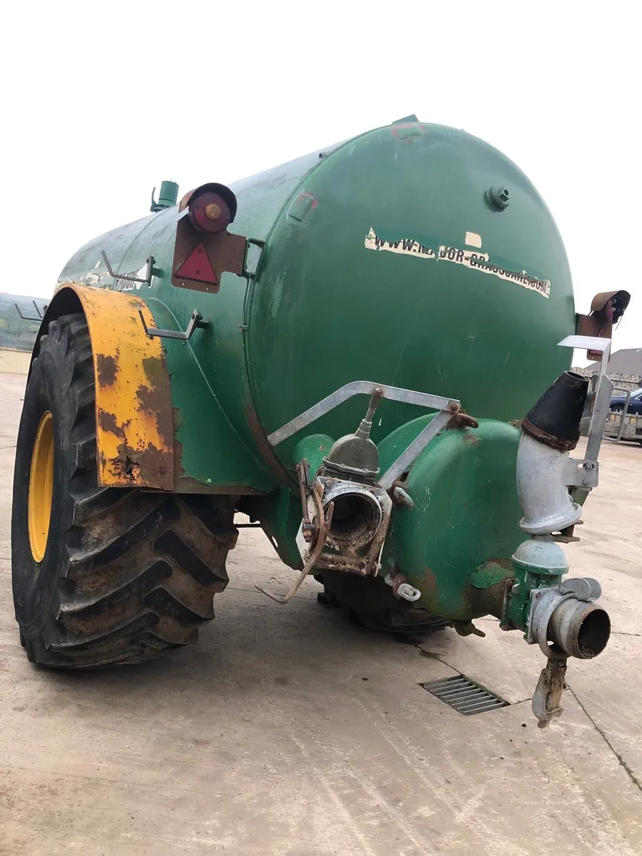 Major 2050 gallon tanker - Image 3
