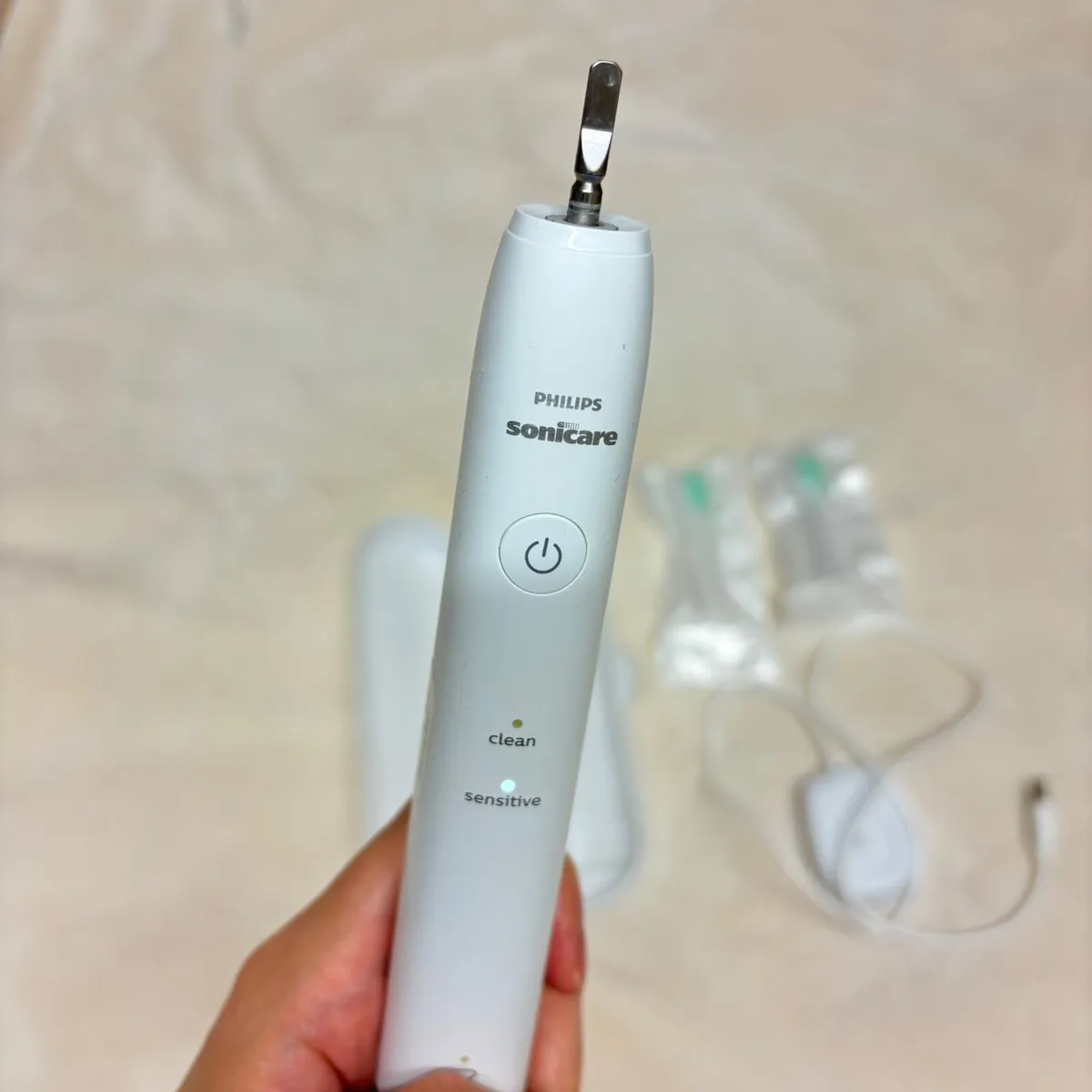 Philips sonicare electric tooth brush HX6730 - Image 1