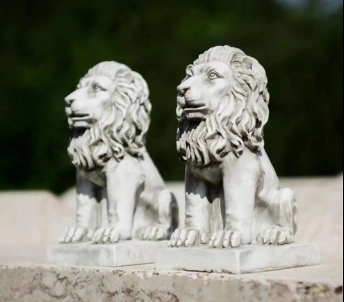 2 x Lions Garden Ornaments Stone Effect Statues 8” - Image 1