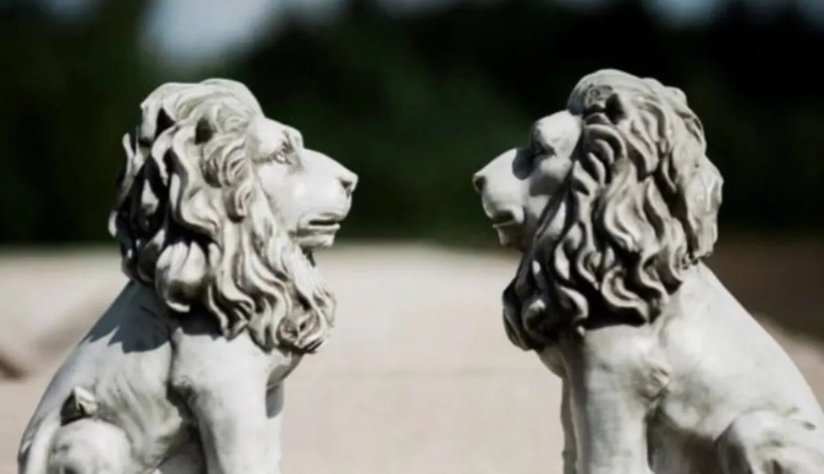 2 x Lions Garden Ornaments Stone Effect Statues 8” - Image 2