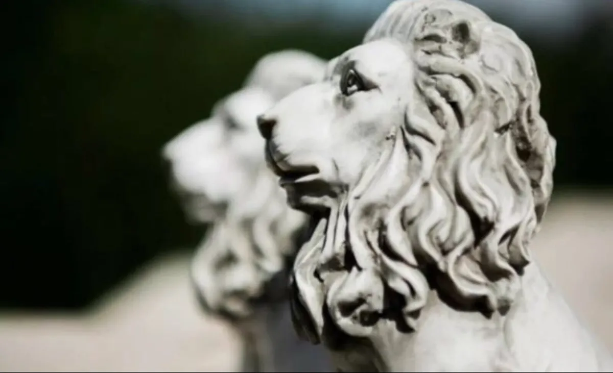 2 x Lions Garden Ornaments Stone Effect Statues 8” - Image 4