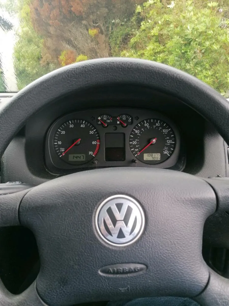 Volkswagen Golf - Image 4