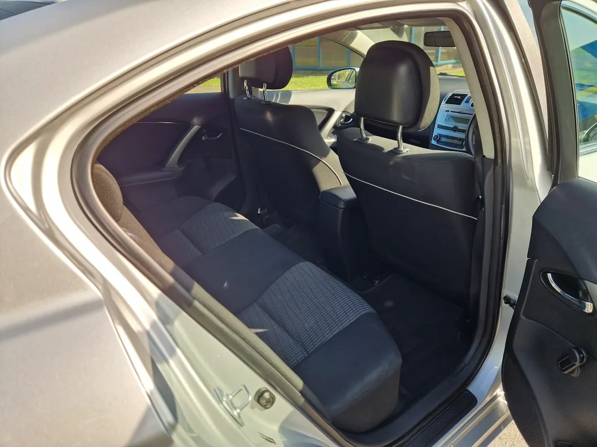 Toyota Avensis 2014 - Image 4