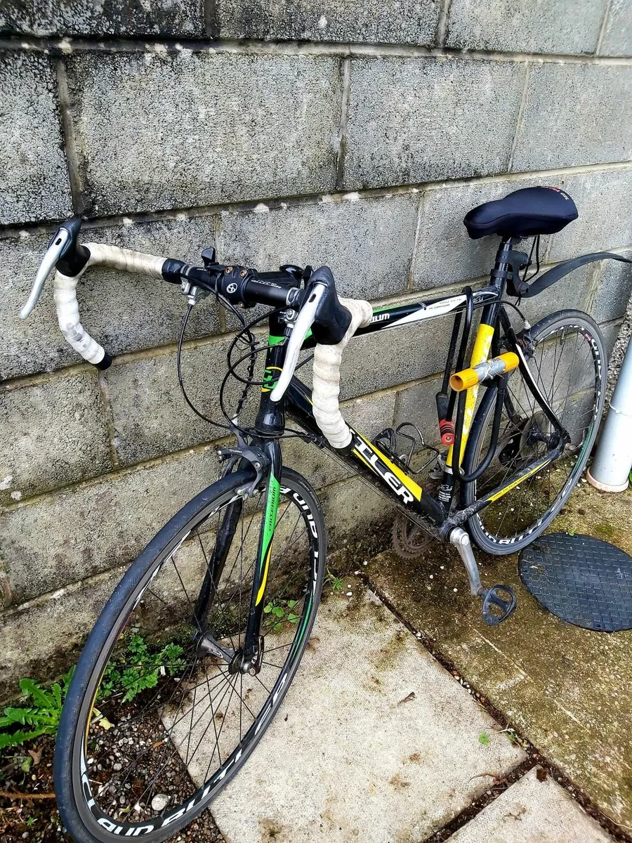 Claud Butler Road Bike + 2 U-Locks - Image 4