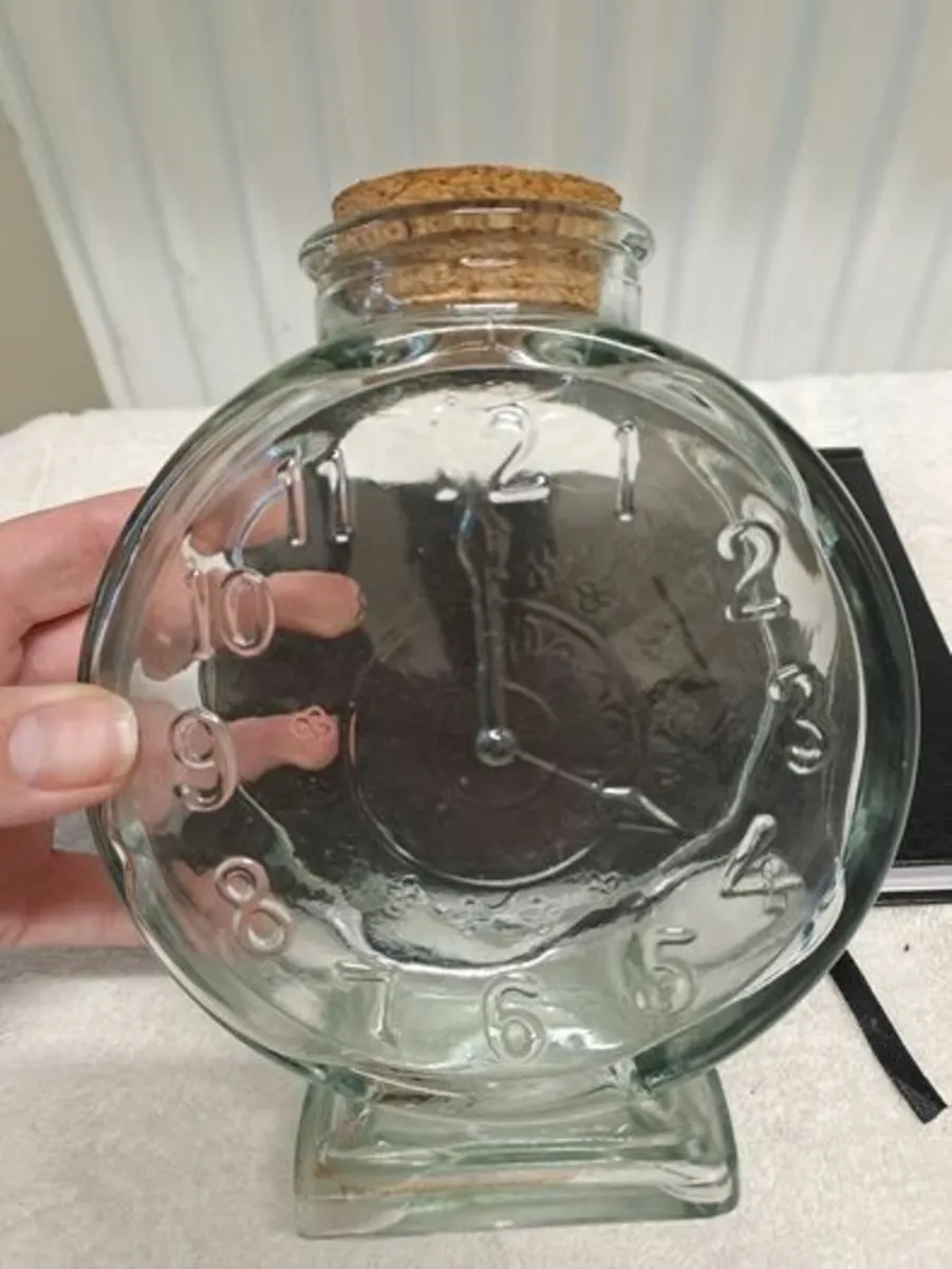 Glass container with cork lid - Image 1