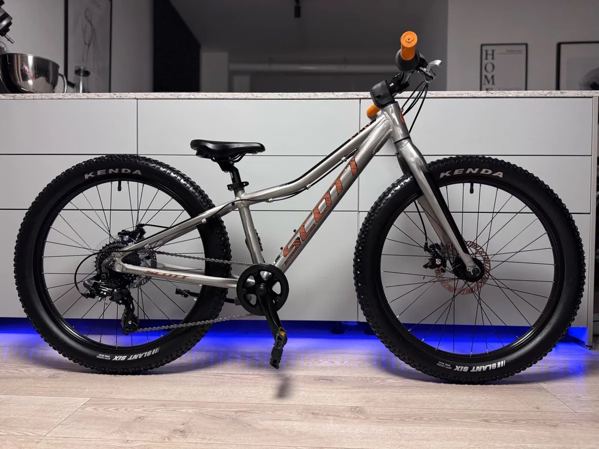 SCOTT Roxter Disc Junior Bike 24 inch - Image 1