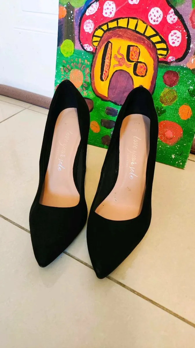 Black Suede High Heels – New Look - Image 1
