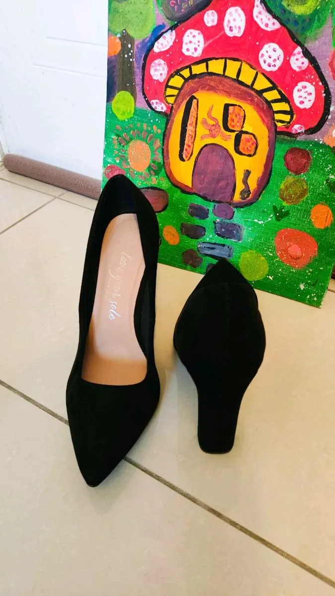 Black Suede High Heels – New Look - Image 2