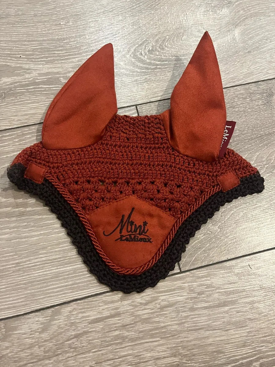 mini Lemieux ear bonnet