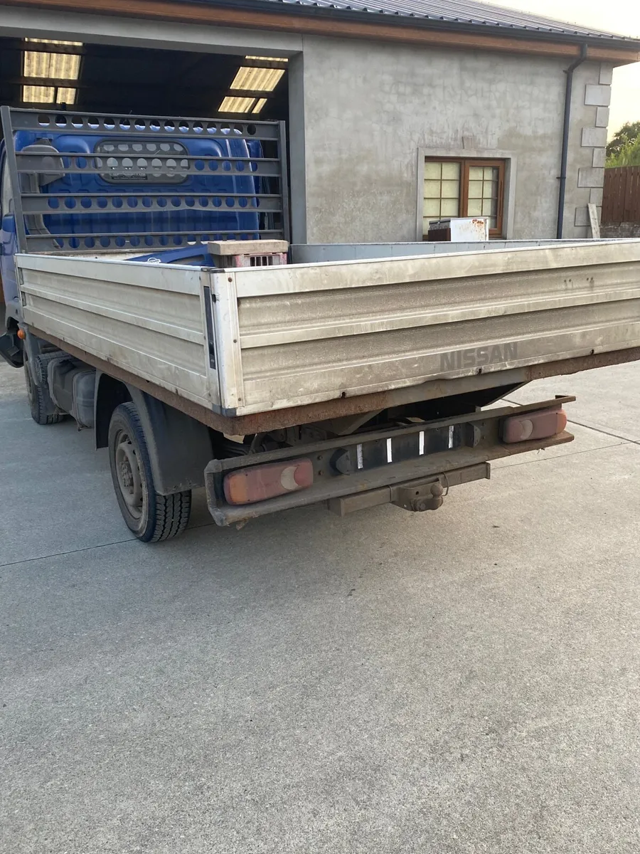 Nissan Cabstar 2003 - Image 4