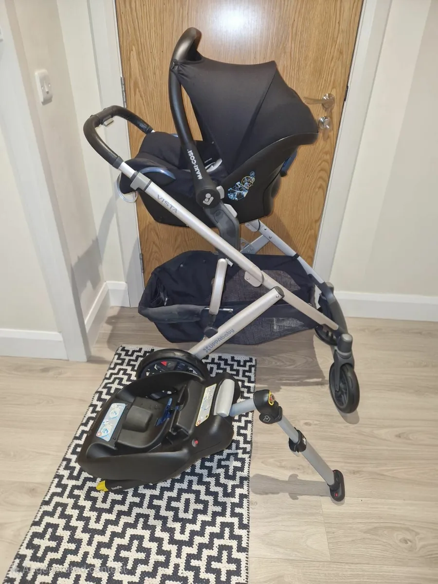 Uppababy Vista with car seat and isofix - Image 4