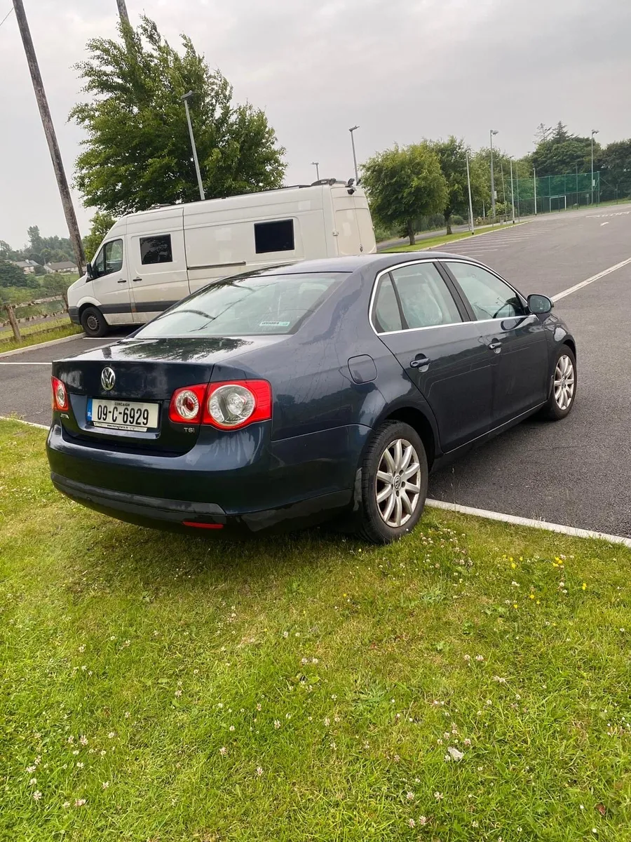 Volkswagen Jetta - Image 4