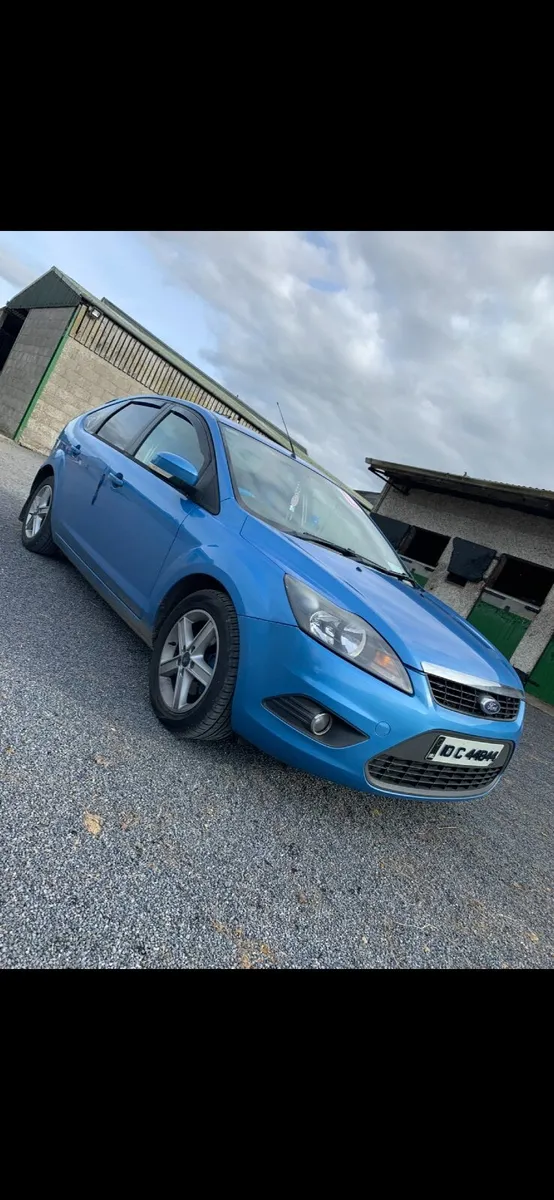 Ford Focus 2010 - Image 2