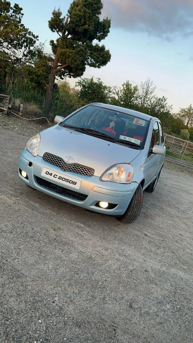 Toyota Yaris 2004 - Image 2