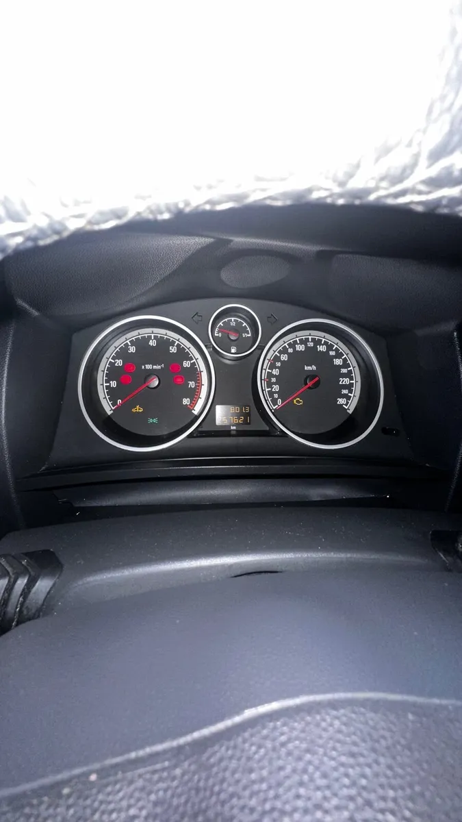 Opel Zafira 2008 - Image 1