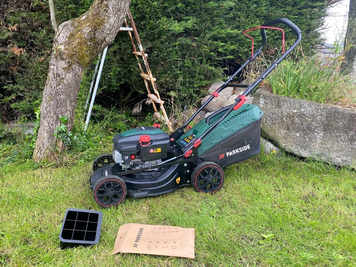Lawn mower - Image 1