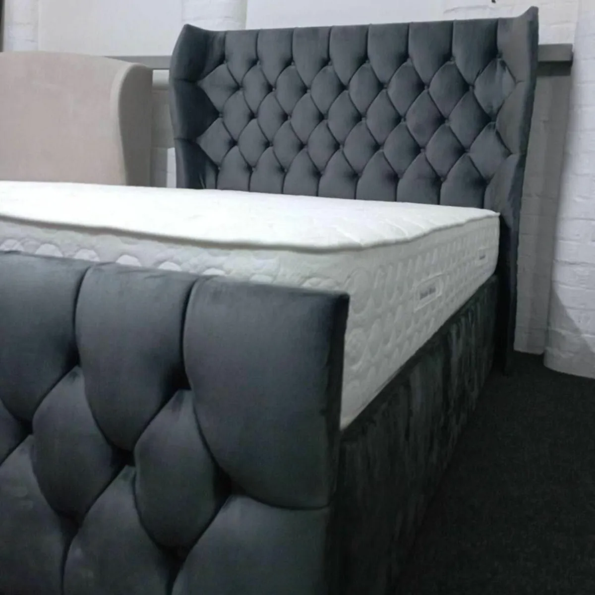 Brand New Dubai Wingbacks Available - Image 1