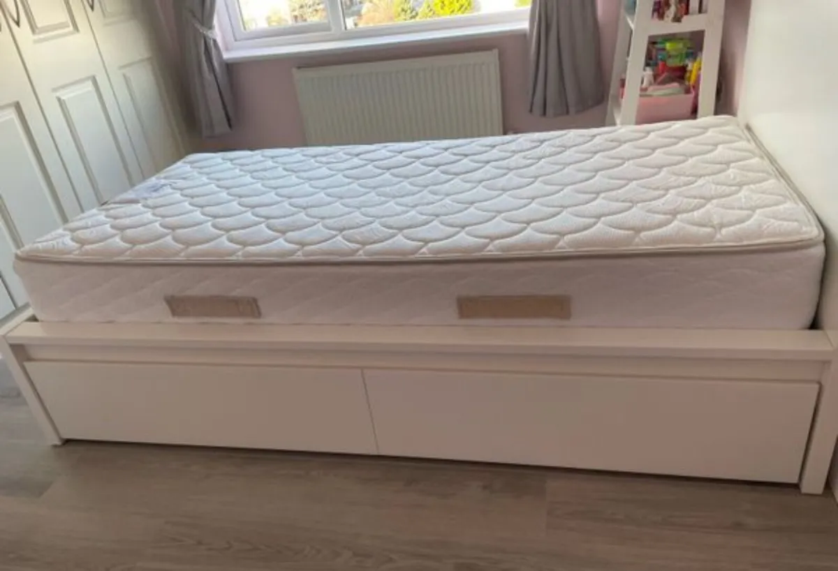 Beautiful White Single Storage Bed 2 Large Drawers - Image 2