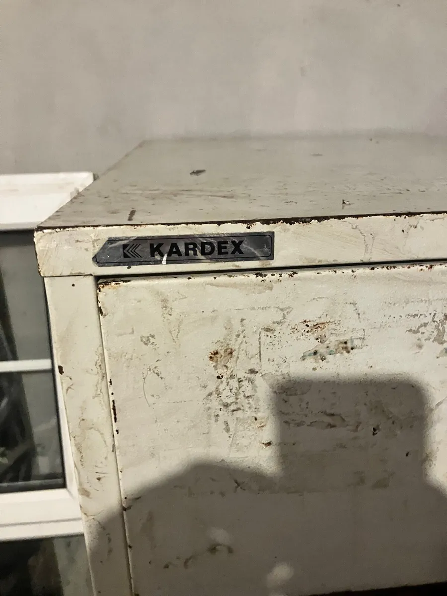 Fireproof filing cabinet - Image 3