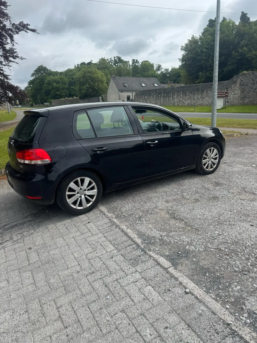 VOLKSWAGEN GOLF 1.6 TDI DSG AUTOMATIC - Image 2