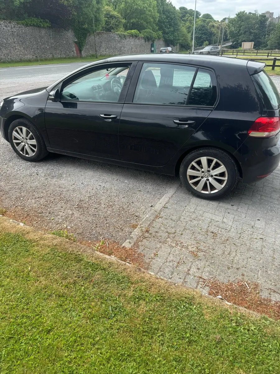 VOLKSWAGEN GOLF 1.6 TDI DSG AUTOMATIC - Image 3