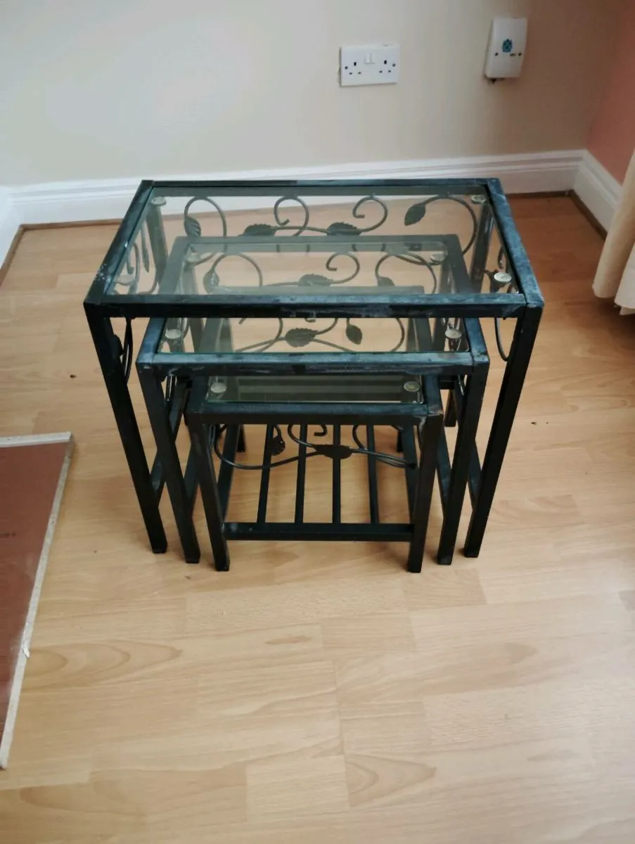 Coffee Table. - Image 1