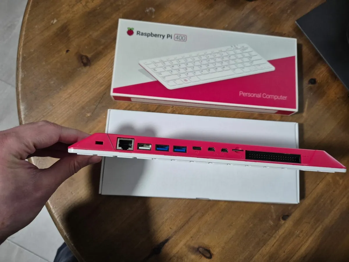 Raspberry Pi 400 - Image 2