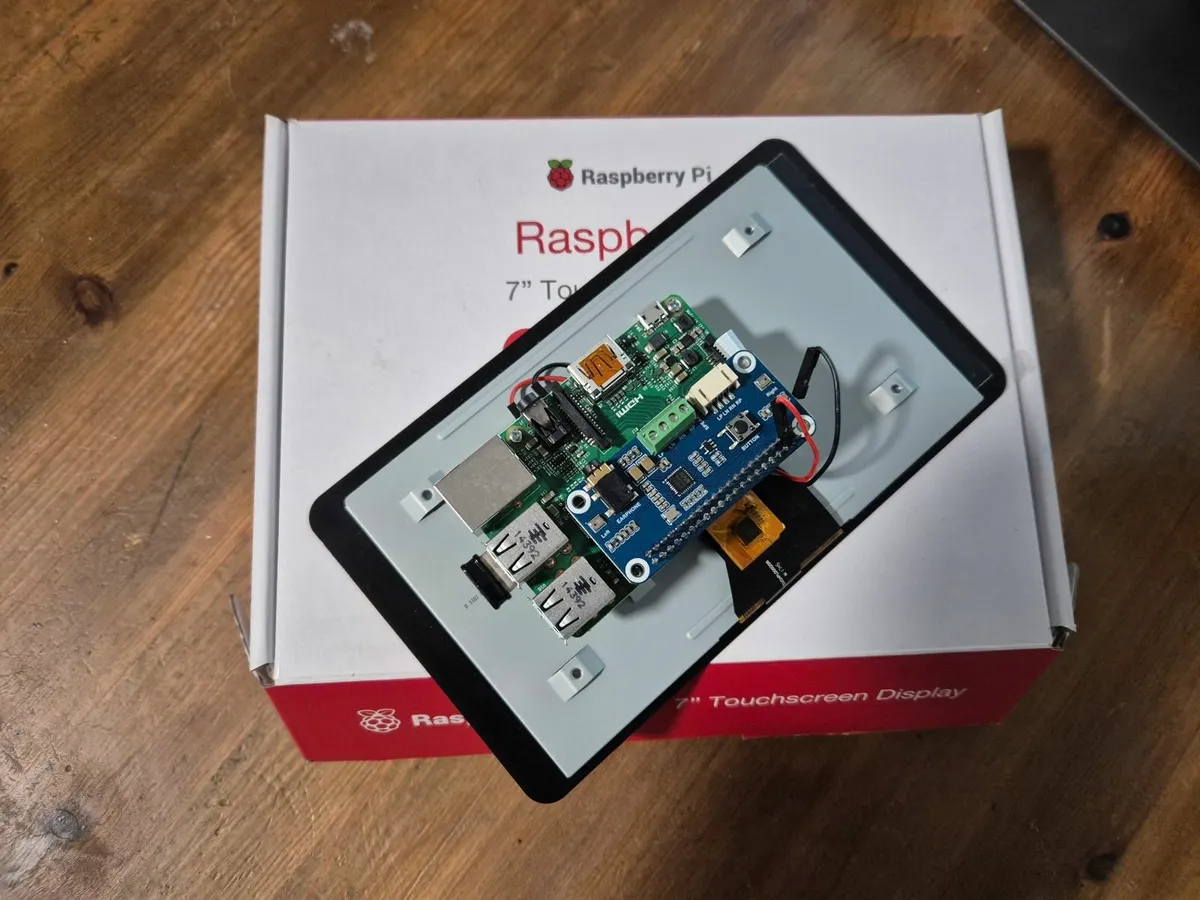 Raspberry Pi 2 B and Touchscreen 7 inch - Image 2