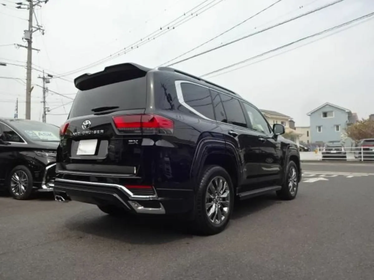 2024 Toyota Land Cruiser 300 Series ZX 3.3 Diesel - Image 4