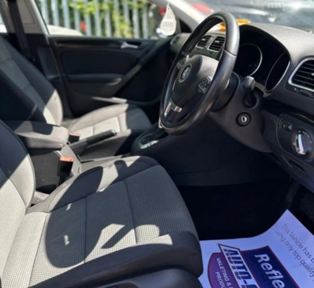 VOLKSWAGEN GOLF 1.6 TDI DSG AUTOMATIC - Image 4
