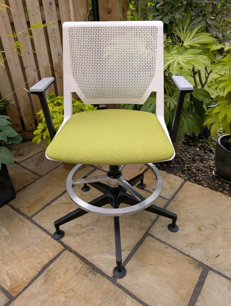 Ergonomic office chair - Image 3