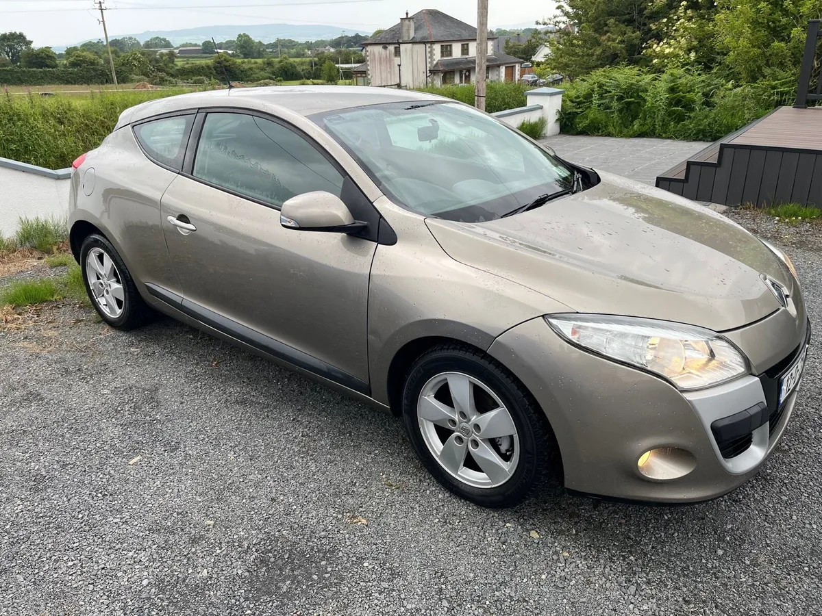 Renault Megane 2012 - Image 1