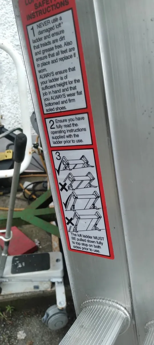 Attic ladder working perfectly price too sell - Image 3