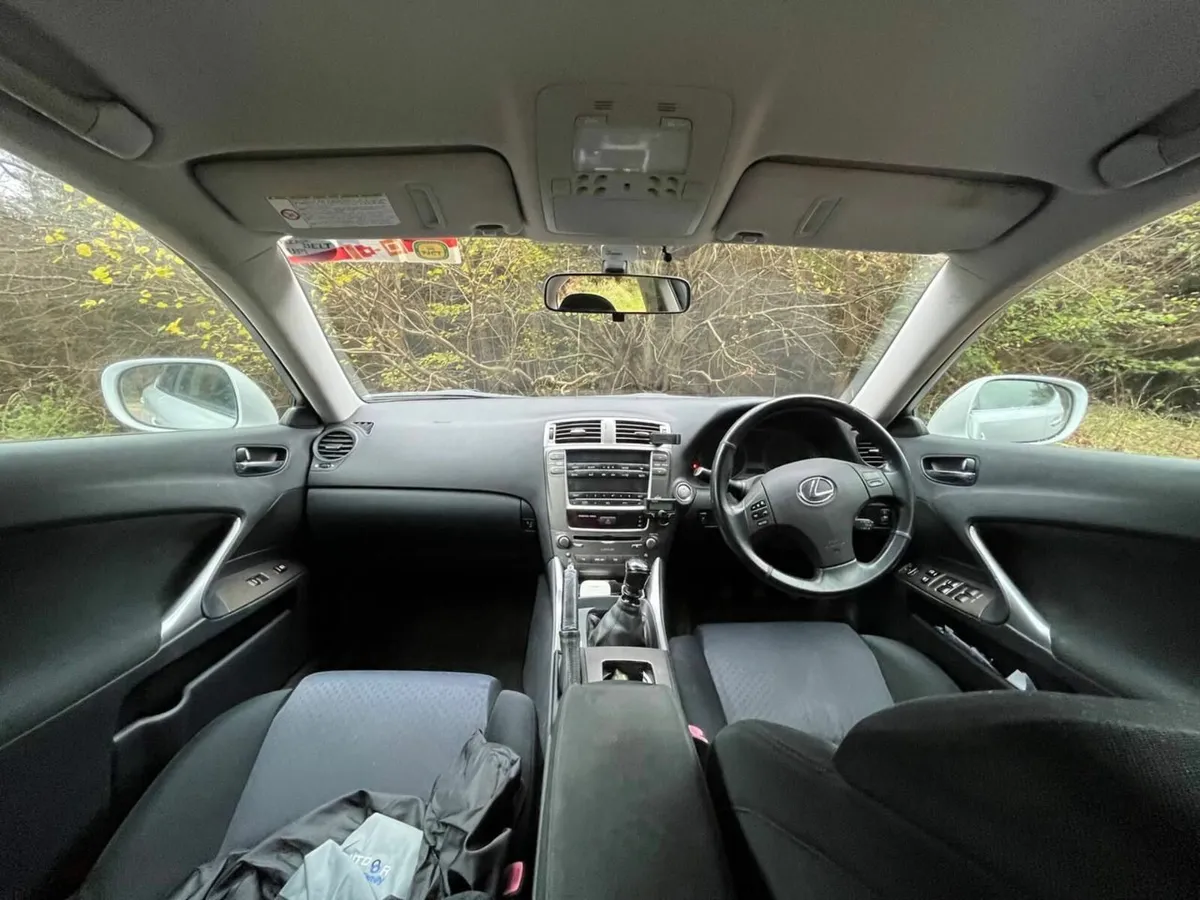 Lexus IS 2008 - Image 2