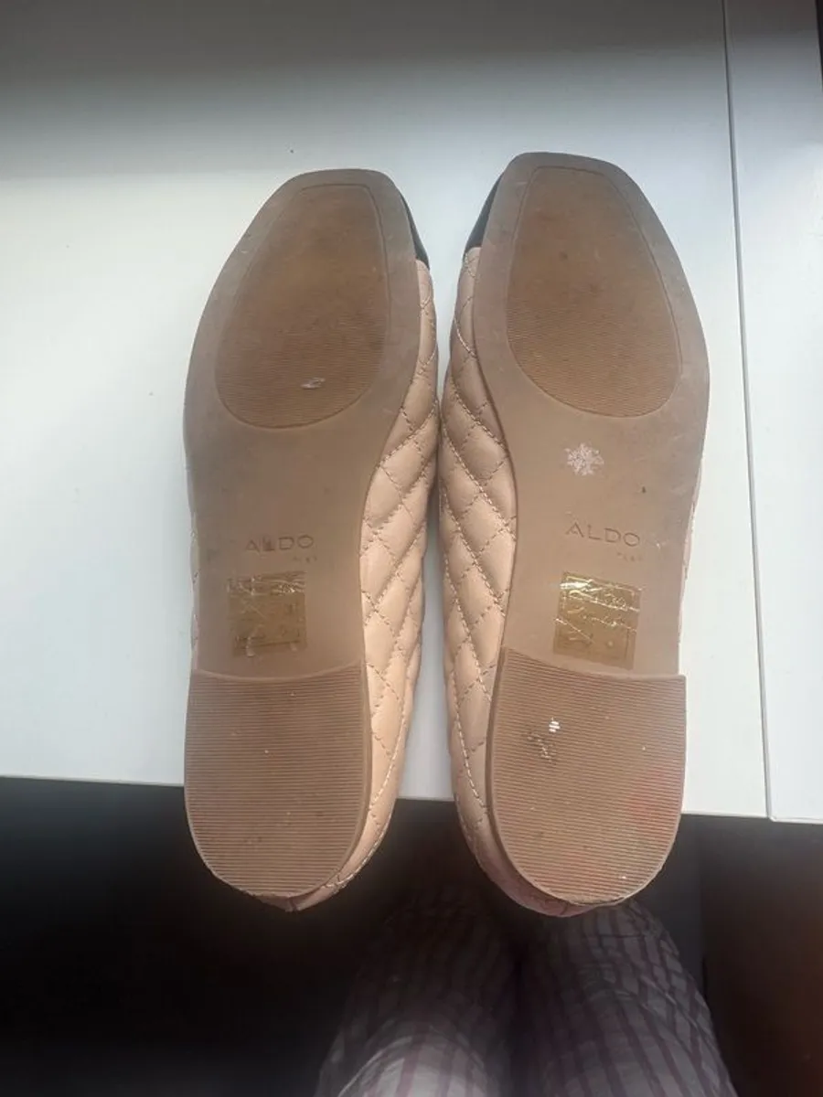 Cream quilted Ballet flats size 5 - Image 4