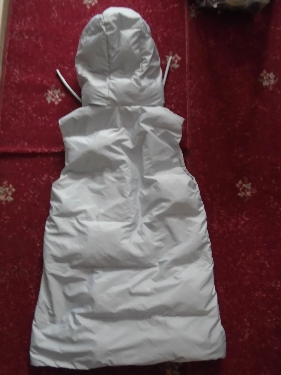 Ladies Gilet. Size XS, Hooded gilet - Image 2