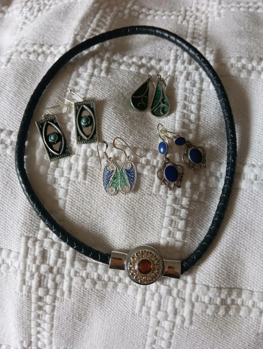 Beautiful vintage style jewellery,20 for lot - Image 1