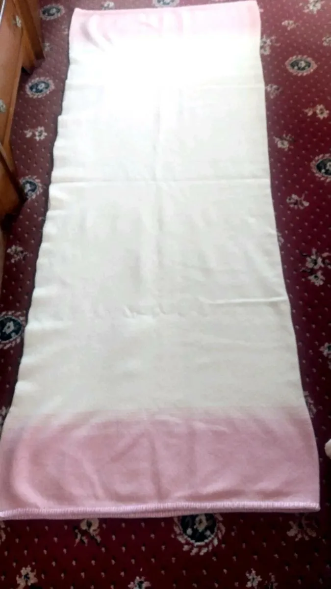 2. Vintage 1960's Ballincurrig Wool Blankets - Image 2