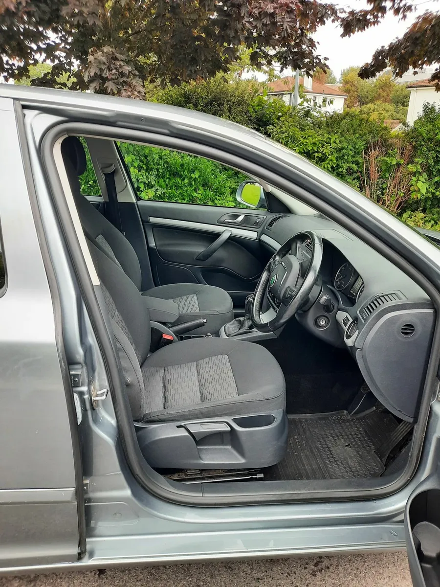 Skoda Octavia 2012 1.2 L petrol - Image 3