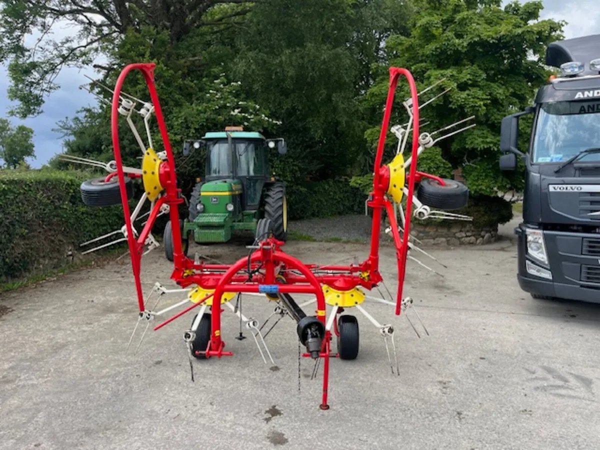 Pottinger 4 Rotor 540 Tedder - Image 2