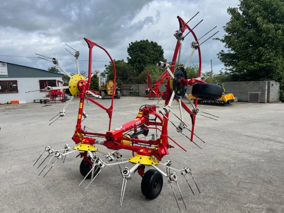 Pottinger 4 Rotor 540 Tedder - Image 4