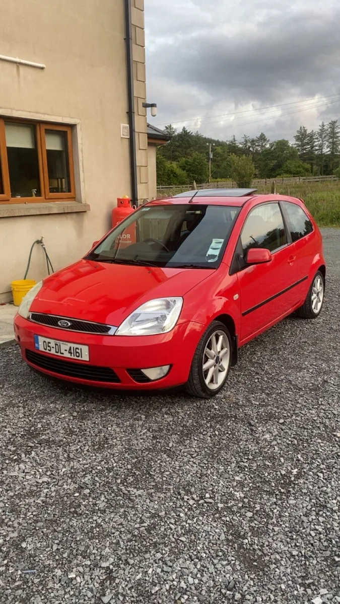 Ford fiesta - Image 2