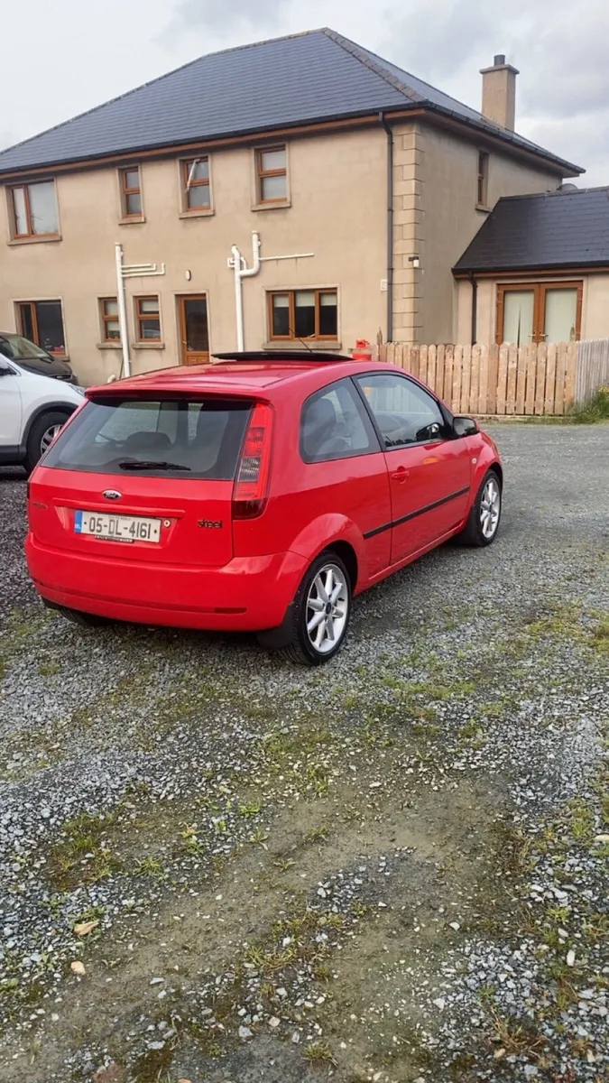 Ford fiesta - Image 3
