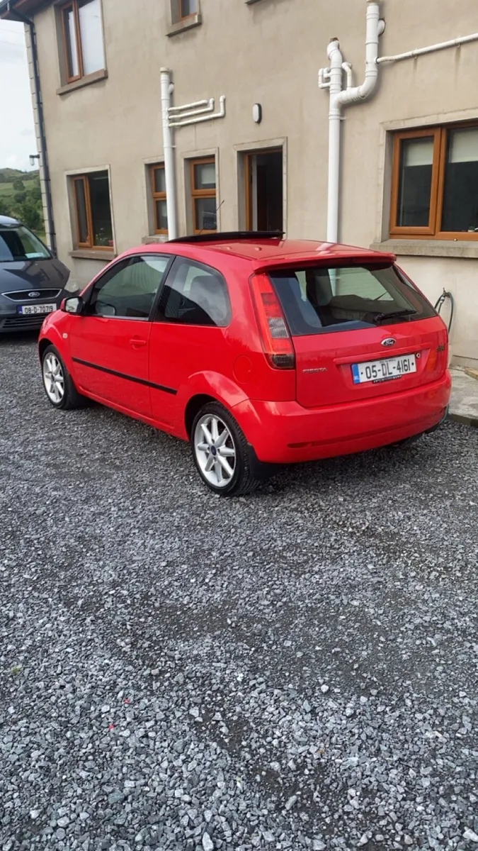 Ford fiesta - Image 4