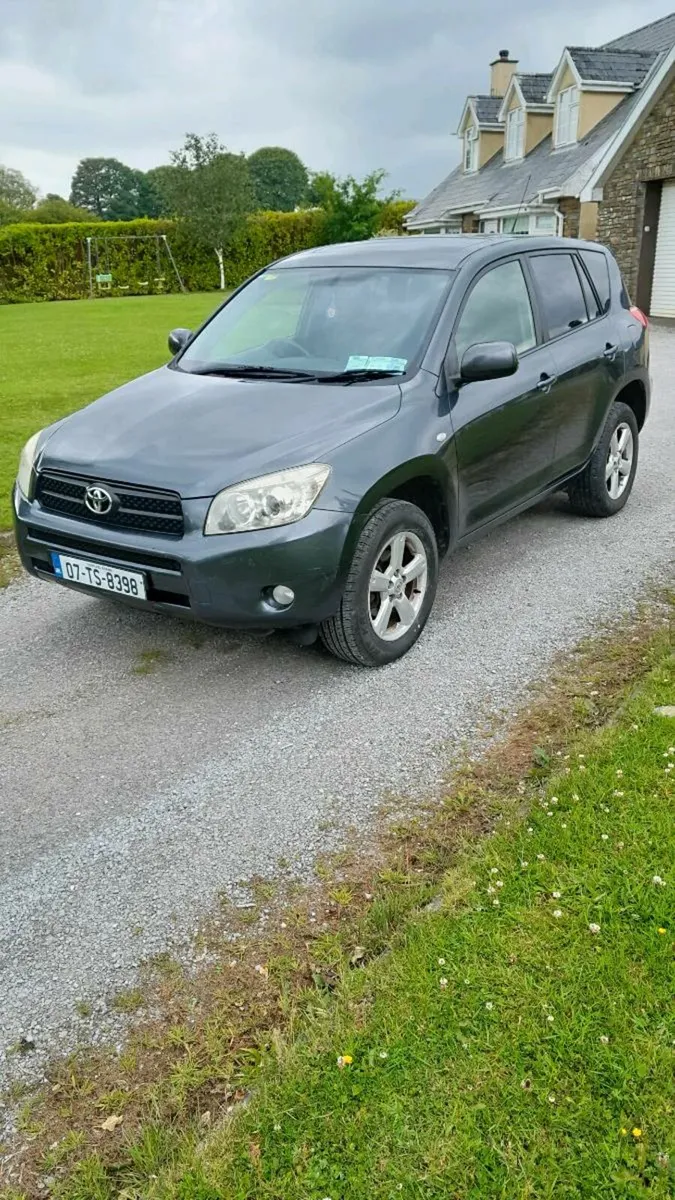 Toyota RAV4 - Image 2