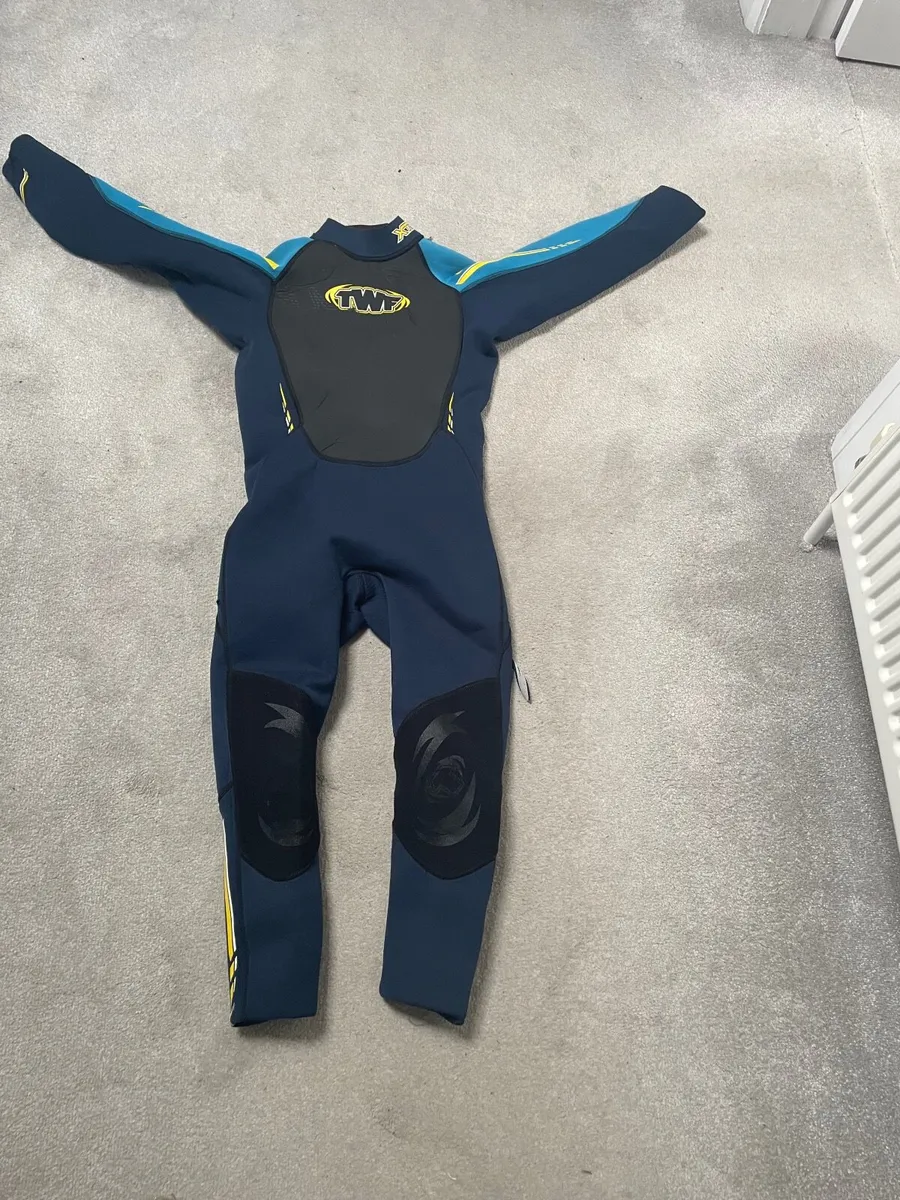 Wetsuits for sale - Image 4