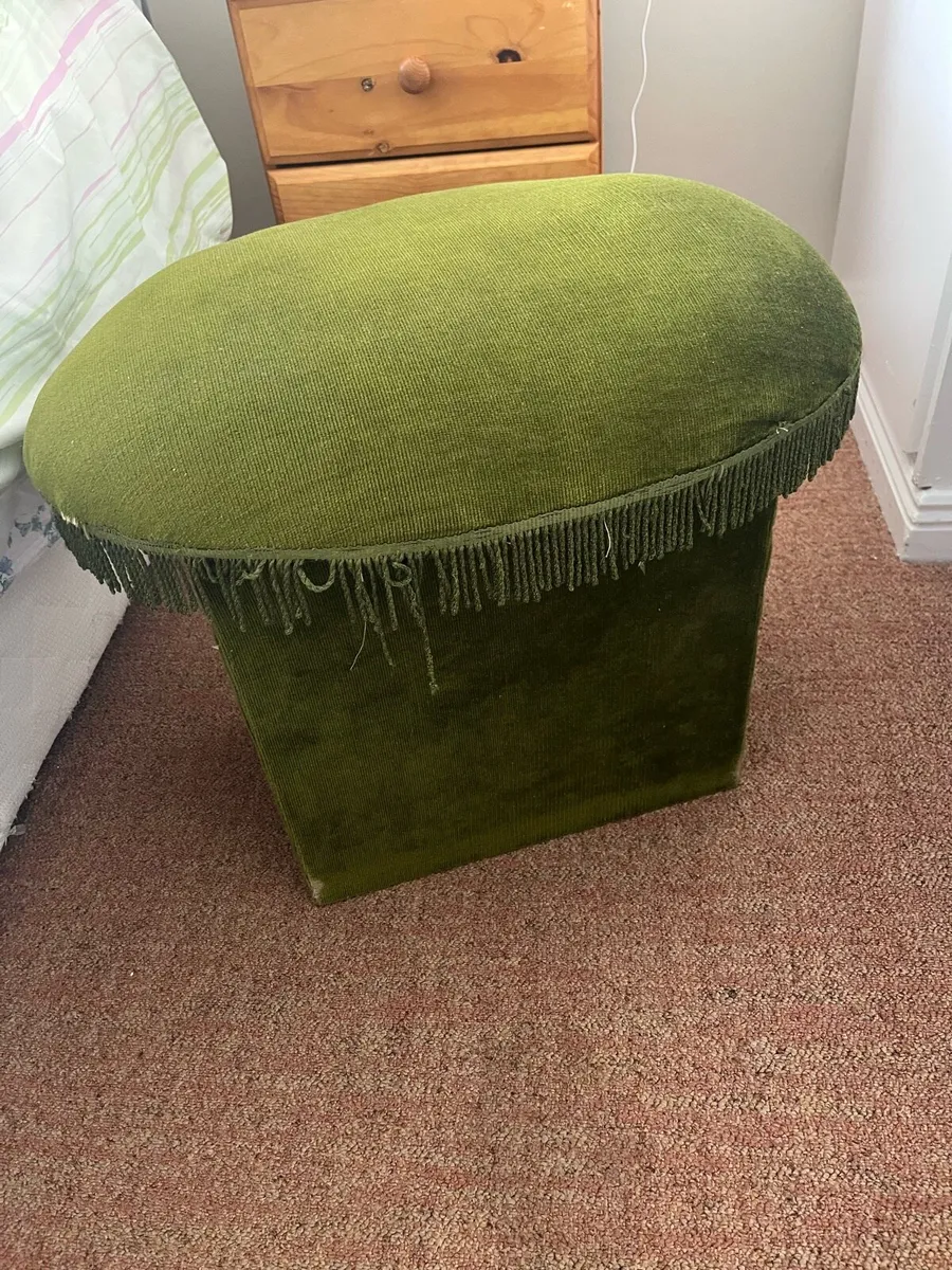 Retro bedroom stool/puff - Image 1
