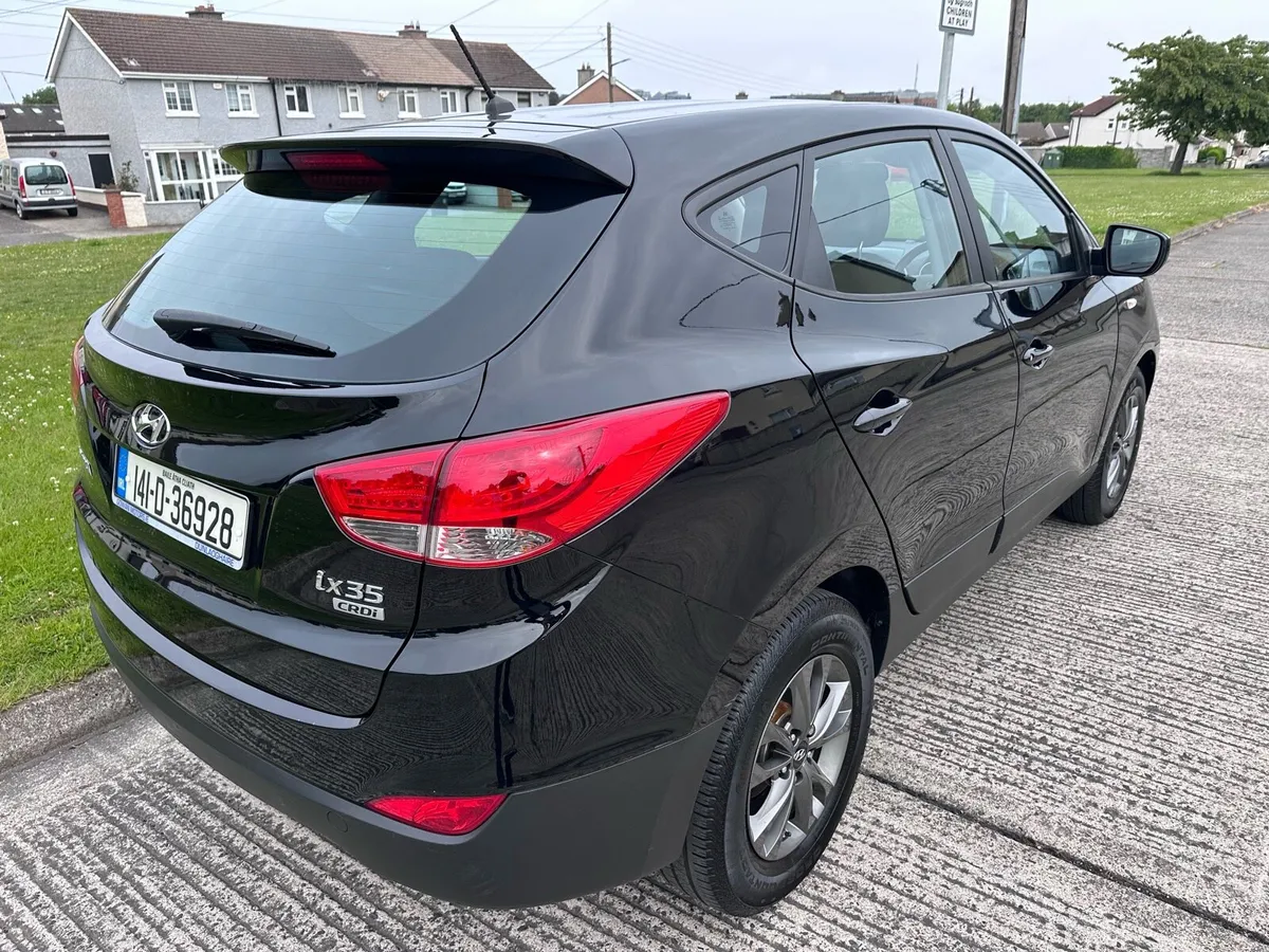 2014 Hyundai ix35 1.7 CRDI LOW MILES - Image 2