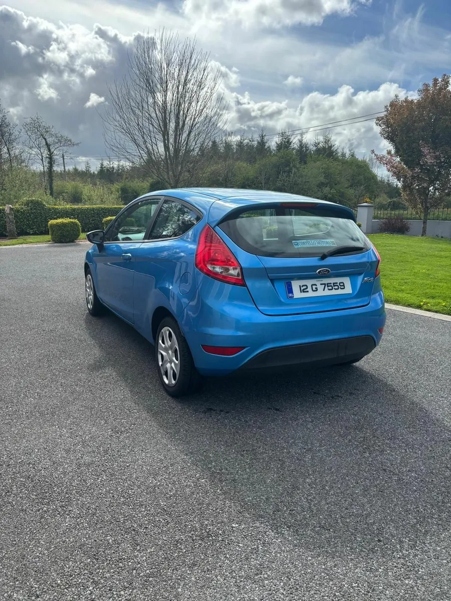 Ford Fiesta 2012 - Image 2